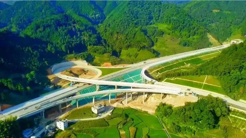 和嘉 | 廣西南天高速天峨分中心等7個(gè)機(jī)房動(dòng)環(huán)監(jiān)控系統(tǒng)項(xiàng)目
